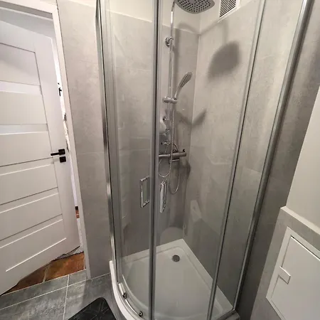 Mieszkanie W Centrum Blisko Dworca Апартаменты *